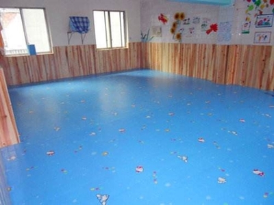 河南安陽(yáng)市學(xué)校環(huán)境煥新 教室與走廊PVC及塑膠地板打蠟施工全解析